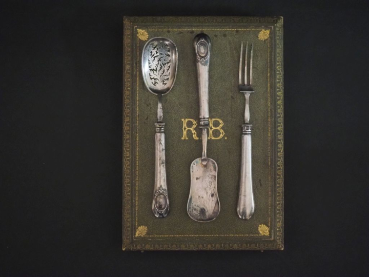 Service à douceurs trois pièces de style Louis XVI en argent et argent