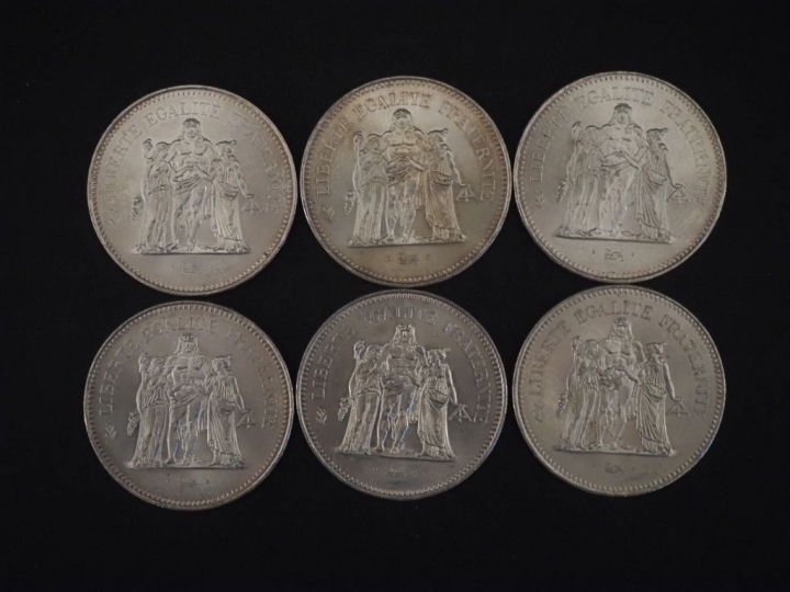 Ensemble comprenant six pièces de 50 Francs en argent, 1974 (x3), 1976