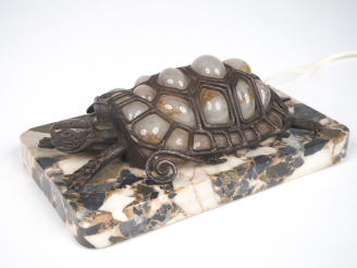 Vente aux enchères MULLER Frères et CHAPELLE Nancy. Lampe zoomorphe figurant une tortue e