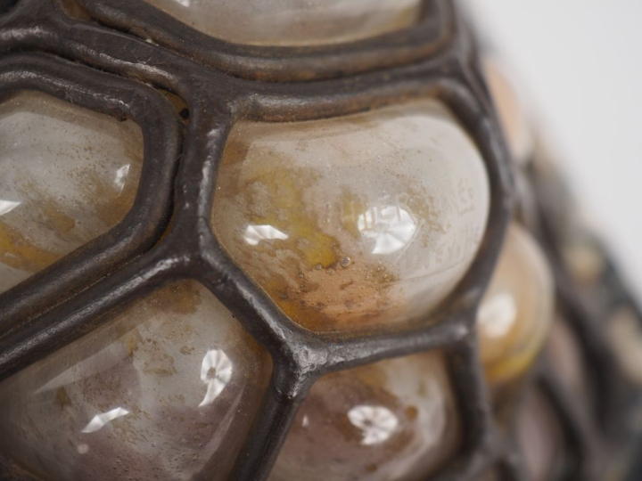 MULLER Frères et CHAPELLE Nancy. Lampe zoomorphe figurant une tortue e