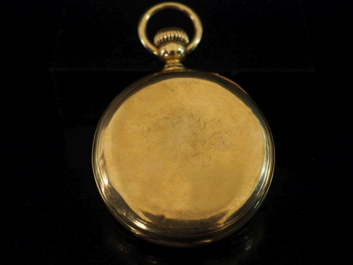 ETABLISSEMENT DE GENEVE Montre de gousset en or jaune 750.  Cadran à c