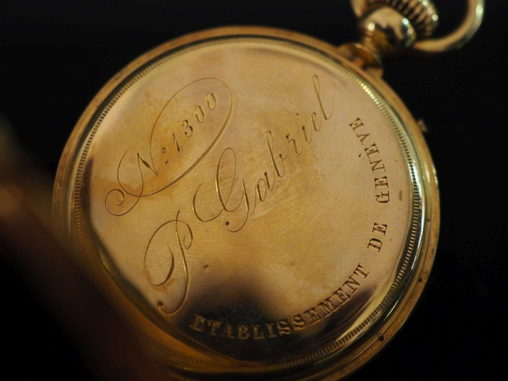 ETABLISSEMENT DE GENEVE Montre de gousset en or jaune 750.  Cadran à c