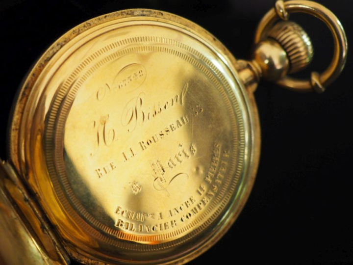H. BISSEN, à Paris Montre de gousset aveugle en or jaune 750.  Cadran 