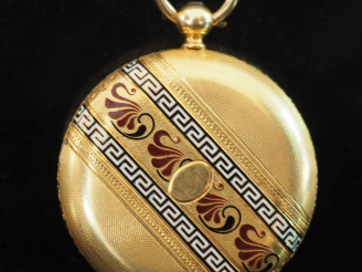 Vente aux enchères RICHARD Montre savonnette aveugle en or jaune 750 et émail polychrome,