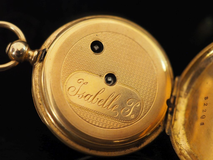 Montre de col Napoléon III en or jaune 750.  Cadran à chiffres romains