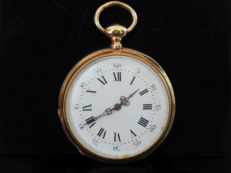 Vente aux enchères Montre de col Napoléon III en or jaune 750.  Cadran à chiffres romains