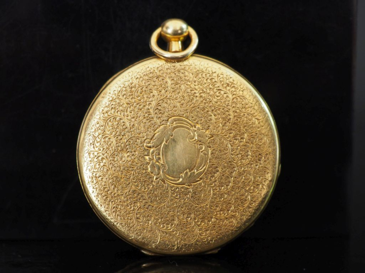 Montre de col Napoléon III en or jaune 750.  Cadran à chiffres romains