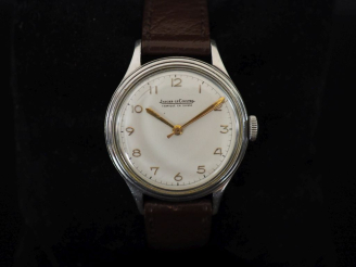 Vente aux enchères JAEGER LECOULTRE Montre bracelet de dame en acier.  Cadran rond à chif