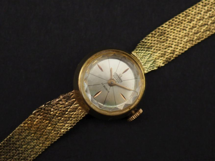 CORNAVIN, Genève Montre bracelet de dame, boitier et bracelet en or ja