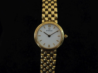 Vente aux enchères ETERNA Montre bracelet de dame, boitier et bracelet en or jaune 750.  