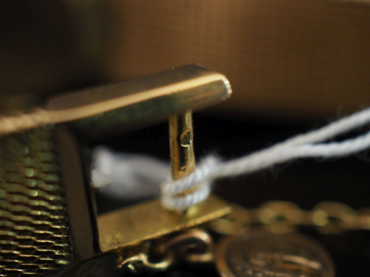 CERTINA Montre bracelet de dame, boitier et bracelet en or jaune 750. 