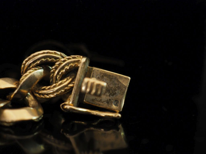 Bracelet souple en or jaune 750, maille gourmette stylisée. Long. 21,2