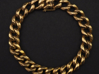 Vente aux enchères Bracelet souple en or jaune 750, maille gourmette martelée.  Long. 20 