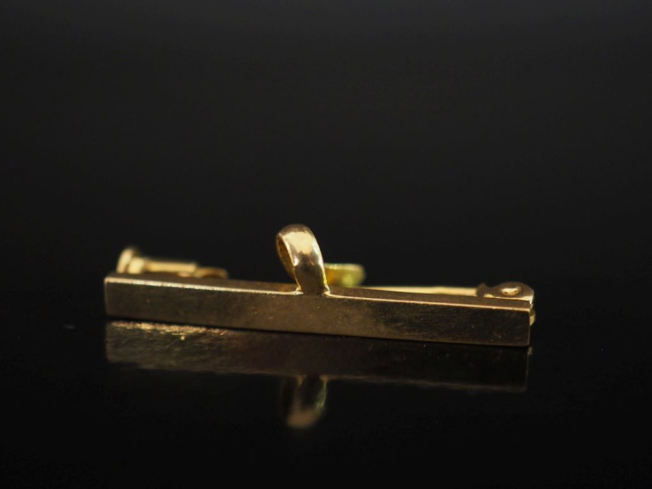Petite broche barrette porte-montre en or jaune 750.  Long. 3 cm Poids