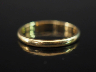 Vente aux enchères Alliance en or jaune 750.  TDD. 52 Poids. 1,70 g   