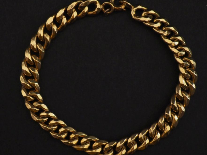 Petit bracelet souple en or jaune 750, maille gourmette.  Larg. 0,5 cm