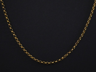 Vente aux enchères Sautoir en or jaune 750, maille forçat ronde.  Joli fermoir rectangula