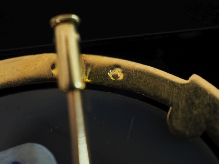 Ravissante broche/pendentif Napoléon III en or jaune 750, sertie en so