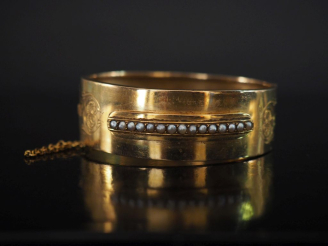 Vente aux enchères Ravissant bracelet manchette Napoléon III en or jaune 750, serti d'une