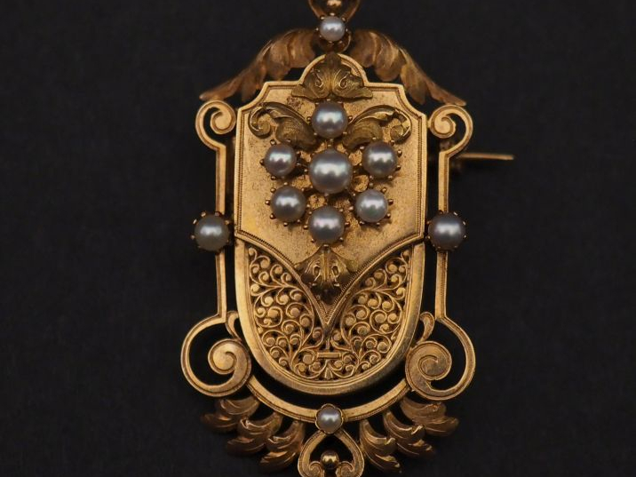 Broche/pendentif Napoléon III en or jaune 750, à décor ajouré de rince