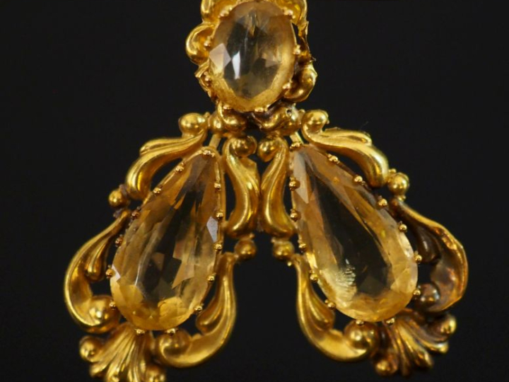 Perce oreille transformé en pendentif Napoléon III en or jaune 750, se