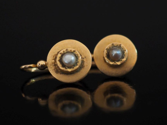 Vente aux enchères Paire de perces oreilles Napoléon III en or jaune 750, sertis en leur 