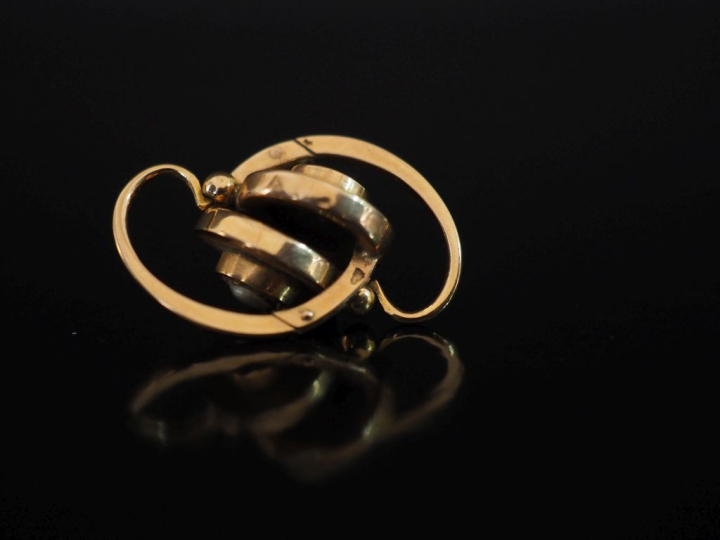 Paire de perces oreilles Napoléon III en or jaune 750, sertis en leur 