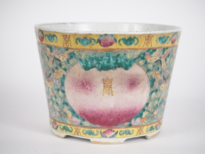 Chine, vers 1900,  Jardinière, cache pot, circulaire en porcelaine et 