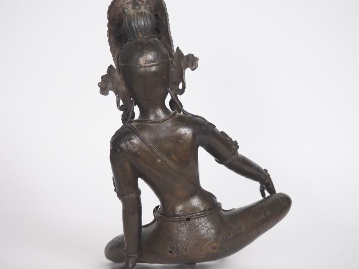 Népal Xxe siècle,  Statuette en bronze représentant une tara en lalita