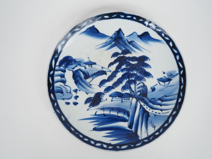 Japon, Arita, fin du XIXe siècle, Assiette bleu blanc en porcelaine d’