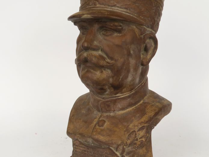 SANT MARTI."Le Maréchal JOFFRE".  Buste en terre cuite ( éclats à la v