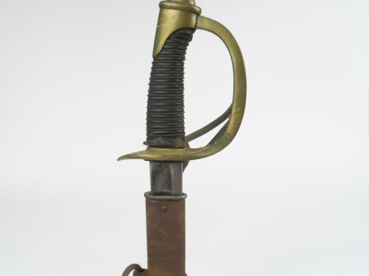 Sabre de cavalerie légère modèle 1822.  Poignée recouverte de cuir ave