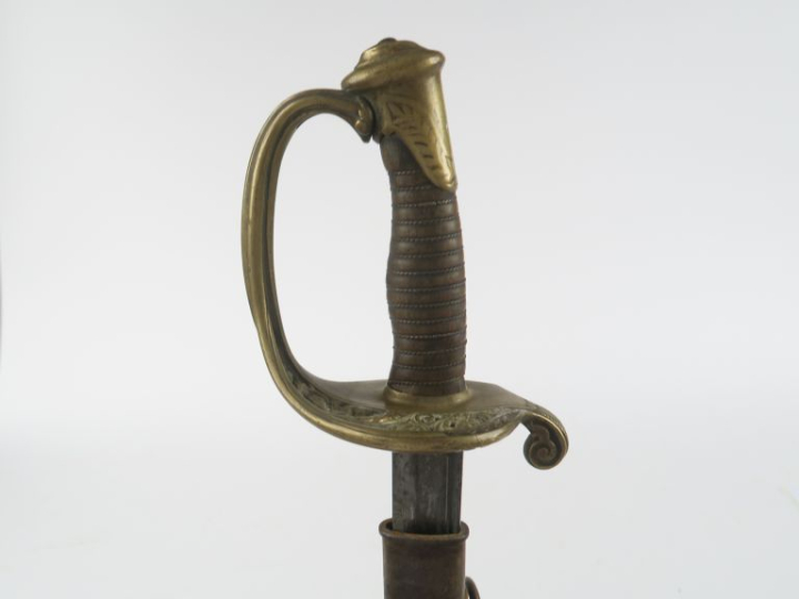 Sabre d’adjudant d’infanterie modèle 1845.  Poignée en corne avec fili