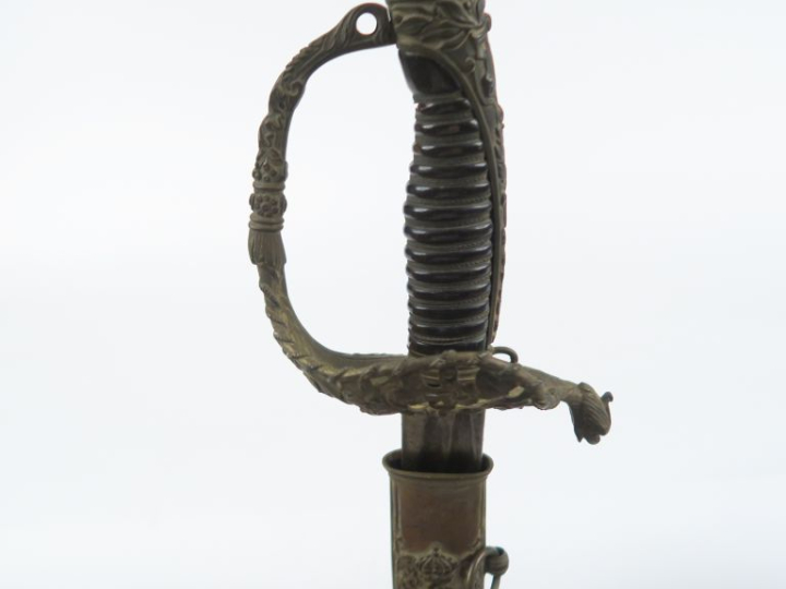 Sabre d’officier de marine, modèle de fantaisie.  Poignée en corne (pe