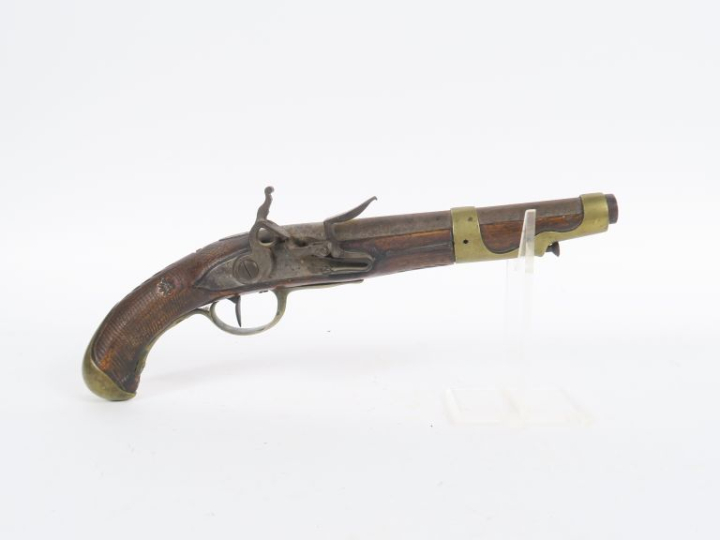 Pistolet d’arçon à silex modèle 1763-66.  Canon rond à méplats au tonn