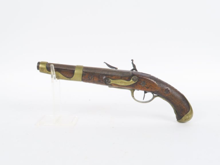 Pistolet d’arçon à silex modèle 1763-66.  Canon rond à méplats au tonn