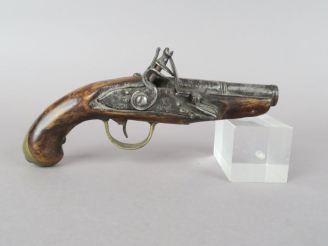 Vente aux enchères Pistolet à silex, de voyage.  Canon rond, à bourrelet à la bouche, à p