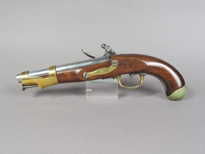 Pistolet d’arçon à silex modèle An IX.  Canon rond à pans au tonnerre,