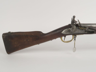 Vente aux enchères Fusil à silex type 1777-An IX.  Canon rond à méplats au tonnerre.  Pla