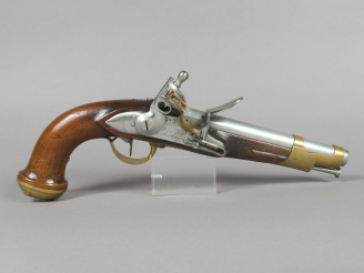 Vente aux enchères Pistolet à silex de gardes du corps du Roi 2e modèle 1816.  Canon rond