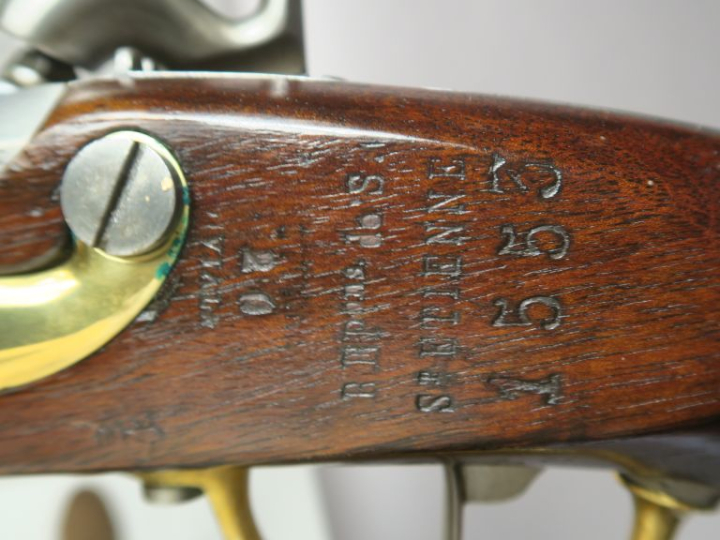 Pistolet d’arçon à percussion modèle 1822 T Bis.  Canon rond à pans au