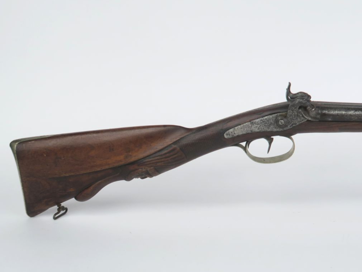 Fusil de chasse à percussion, deux coups.  Platines arrières et chiens