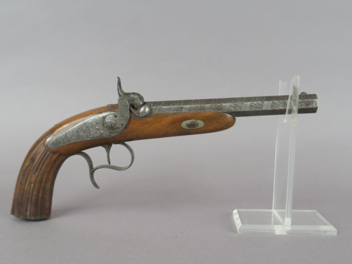 Pistolet à percussion, d’officier.  Canon à pans, damas « laminette do