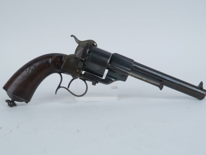 Revolver à broche Lefaucheux, six coups, calibre 12 mm, simple action.