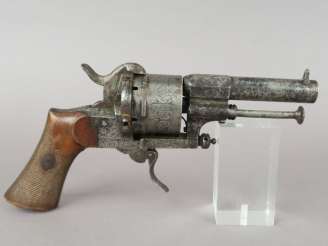 Vente aux enchères Revolver à broche Lefaucheux, six coups, calibre 12 mm.  Canon rond à 