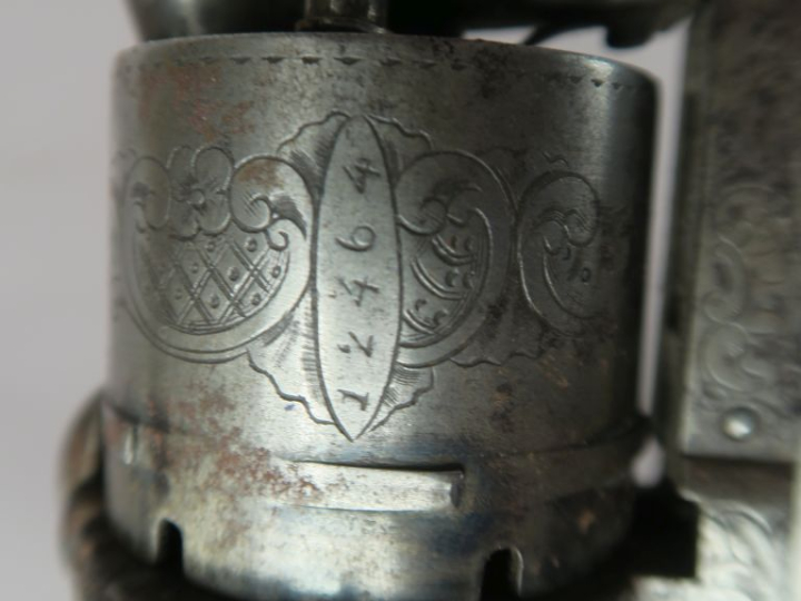 Revolver à broche Lefaucheux, six coups, calibre 12 mm.  Canon rond à 