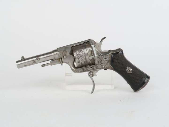 Revolver Baby Perrin, six coups, calibre 9 mm.  Carcasse gravée de rin