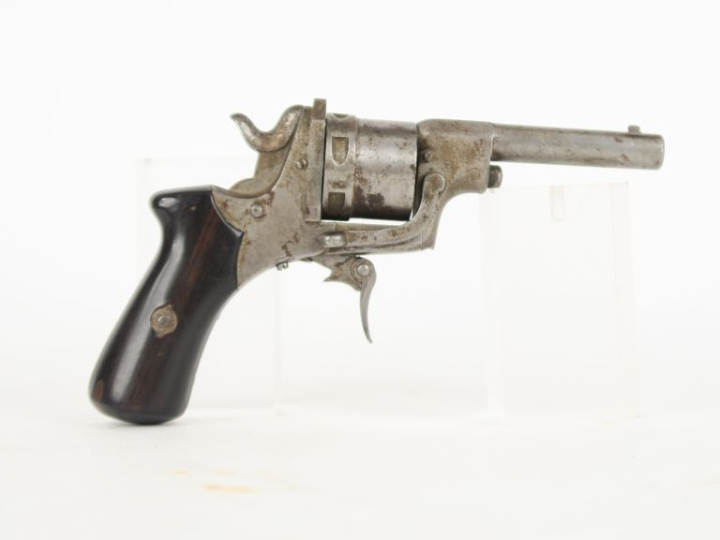 Revolver type Perrin, six coups, calibre 9 mm, double action  Carcasse