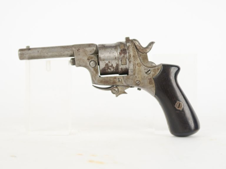 Revolver type Perrin, six coups, calibre 9 mm, double action  Carcasse