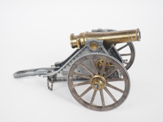 Vente aux enchères Maquette de mortier 1895 espagnol « Mortero 1895 »  En zamac et métal.